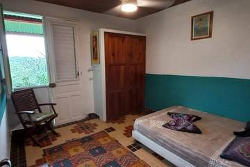 Location de vacances pour 6 personnes, avec vue ainsi que balcon et jardin à Le Morne-Vert