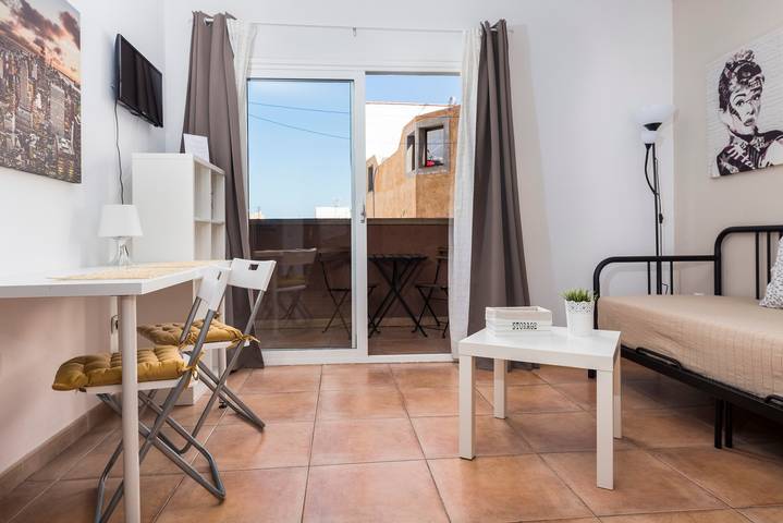 Apartamento entero, Apartamento Céntrico "Playa Corralejo 2" Cerca de la Playa con Balcón y Wi-Fi in Puerto de Corralejo, La Oliva