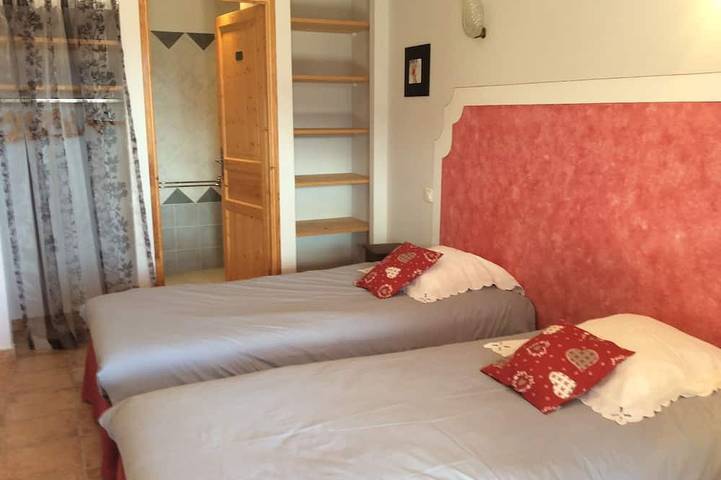 Gîte pour 6 personnes, avec balcon ainsi que jardin et piscine à Propiac - 2