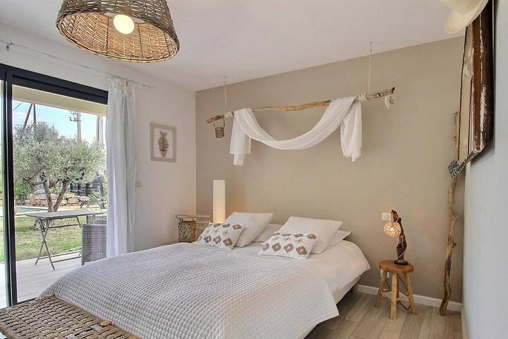 Chambre d’hôte pour 2 personnes, avec jardin et piscine