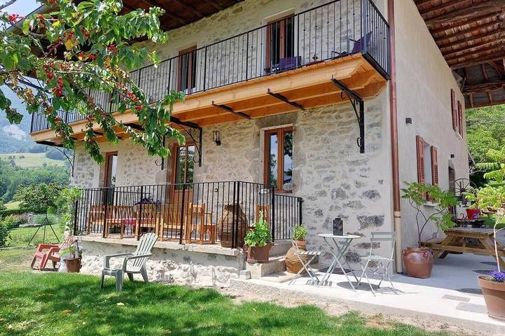 Location de vacances pour 8 personnes, avec balcon dans Cléry