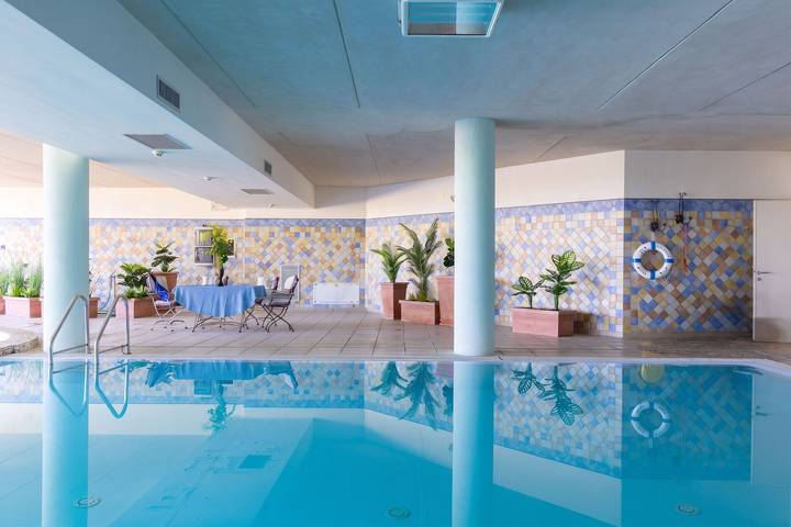 Chalet para 11 personas, con jardín además de sauna y jacuzzi - 1