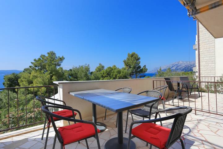 Vakantiewoning voor 8 personen, met balkon/terras in Brela