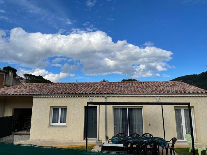 Location de vacances pour 8 personnes, avec jacuzzi ainsi que jardin et piscine à Les Ollières-sur-Eyrieux - 4