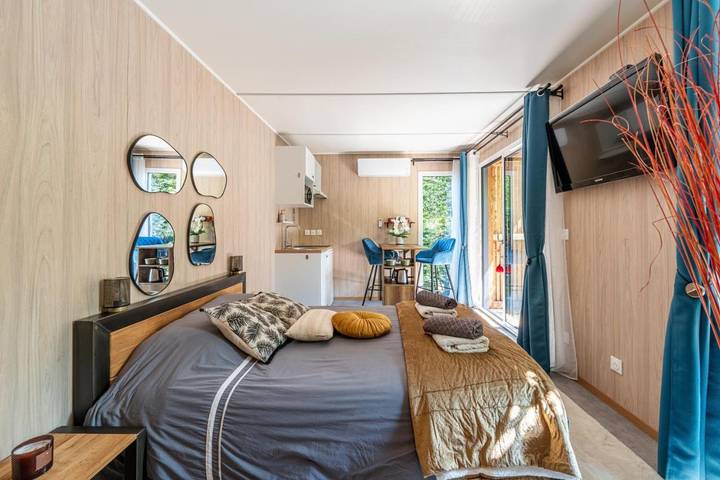 Chambre d’hôte pour 2 personnes, avec Terrasse ainsi que Jardin et Piscine