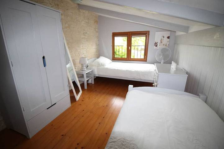 Gîte pour 6 personnes, avec jacuzzi et jardin ainsi que piscine et terrasse à Puyravault (Vendée) - 4