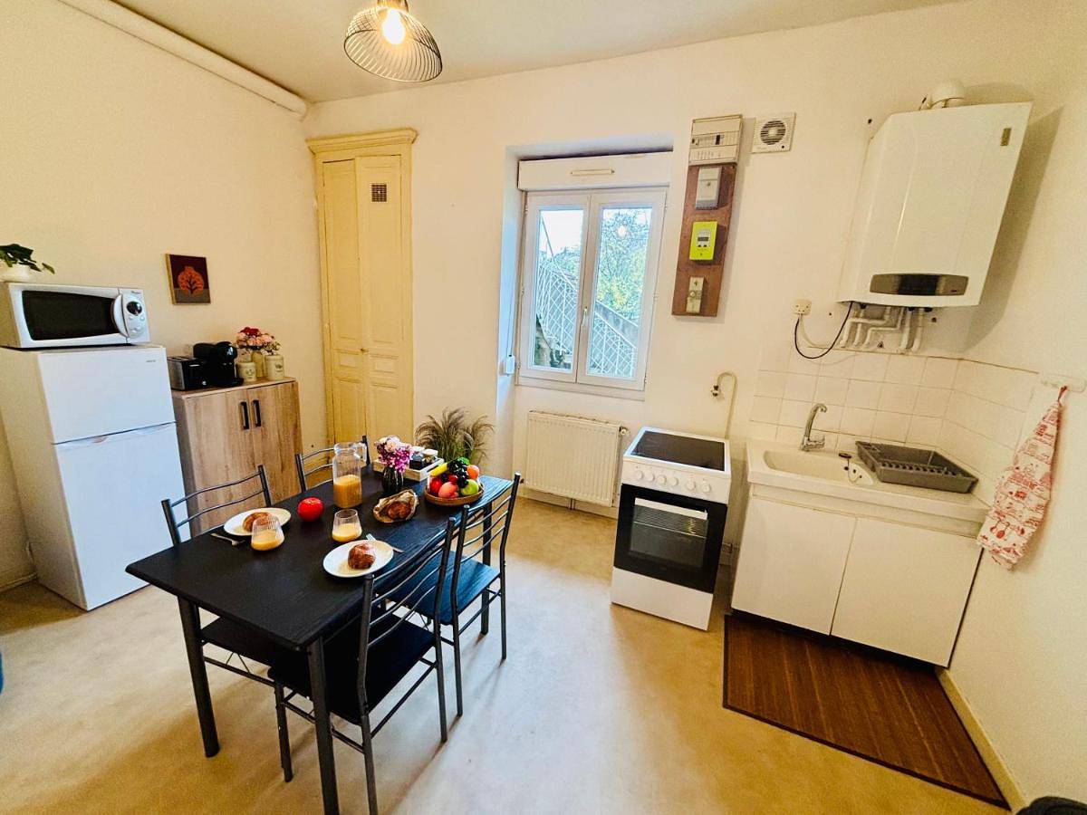 Appartement entier, Le pied à terre - Centre ville - Montceau-les-mines in Montceau-les-Mines, Région de Chalon-sur-Saône