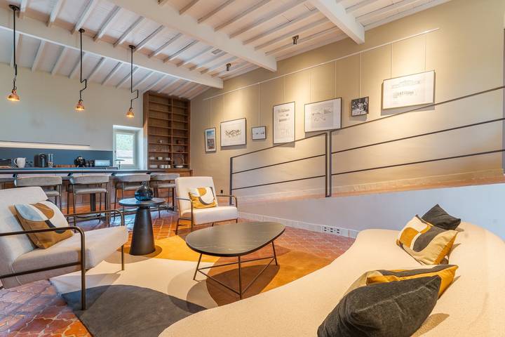 Geheel appartement, Ruim, modern en nieuw loft in een kasteel nabij Aix. in Châteauneuf-le-Rouge, Aix-en-Provence en omgeving