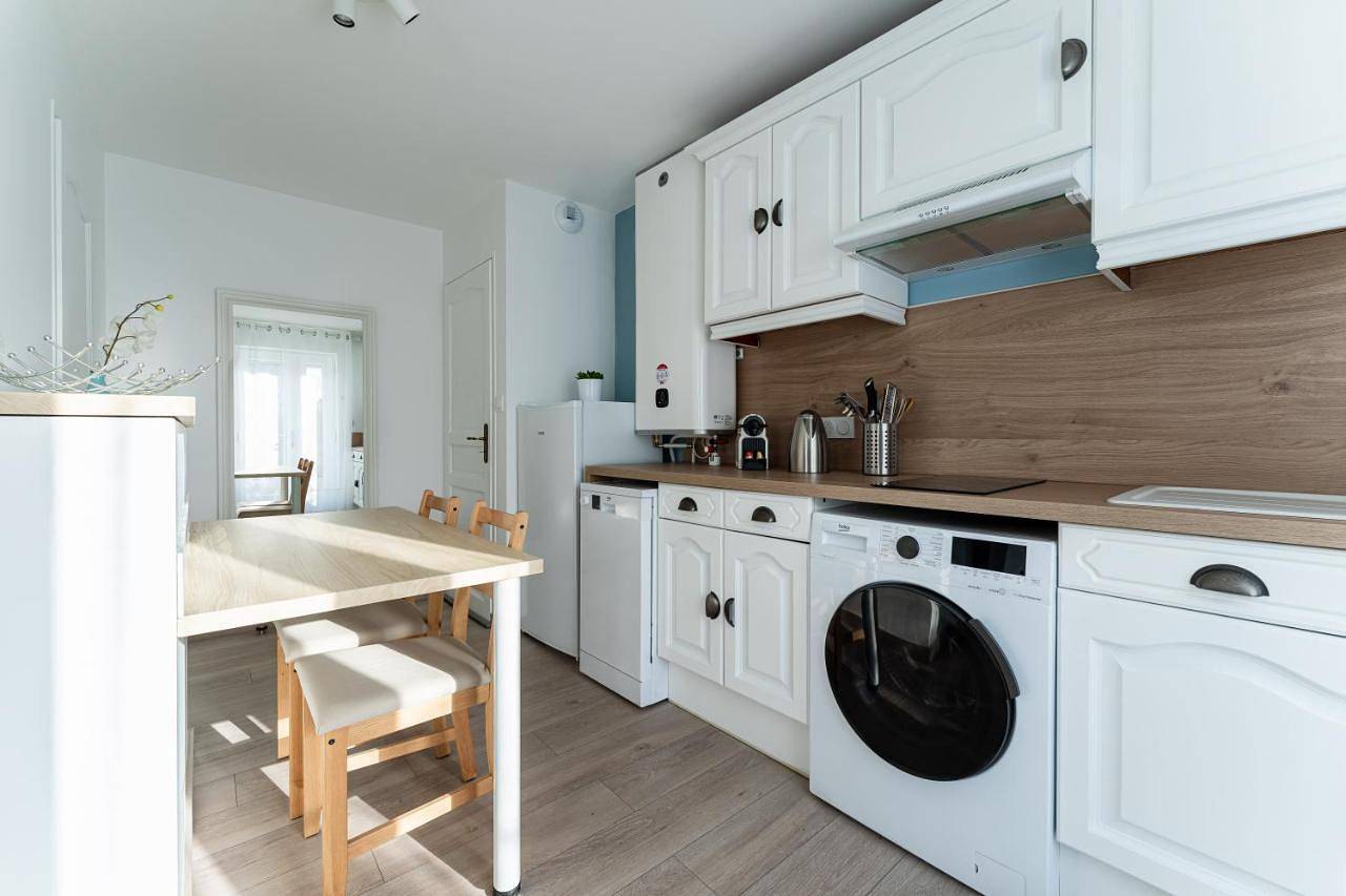 Appartement entier, One-Bedroom Apartment in Miribel, Ain