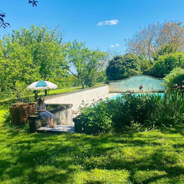 Location de vacances pour 2 personnes, avec piscine et terrasse ainsi que jacuzzi et jardin à Ligré - 2