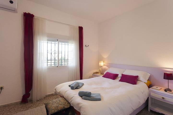Beautiful house with garden 3 minutes from the beach in Velilla-Taramay, Almuñecar