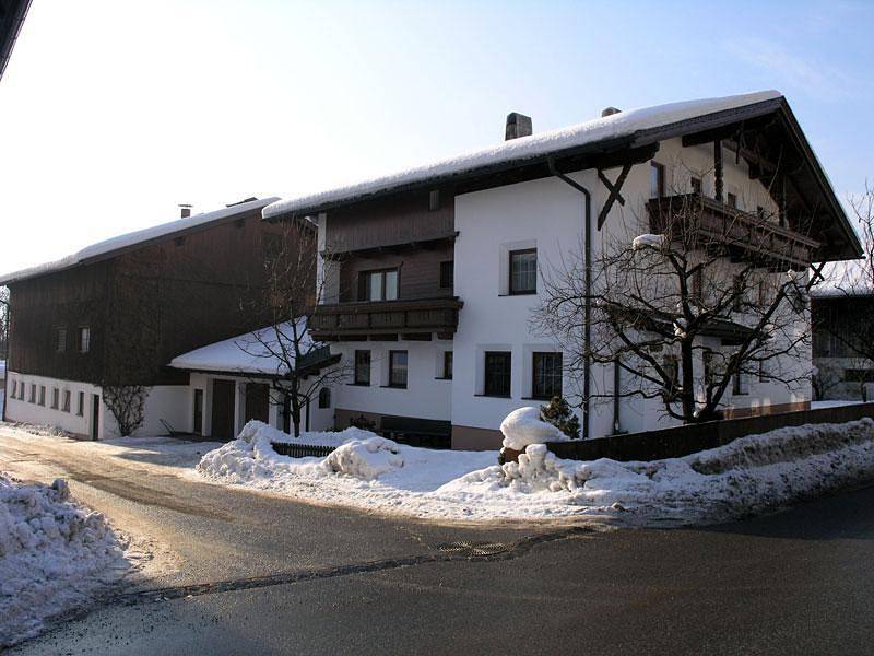 Ganze Ferienwohnung, Doppelzimmer straßenseitig in Vomp, Bezirk Schwaz