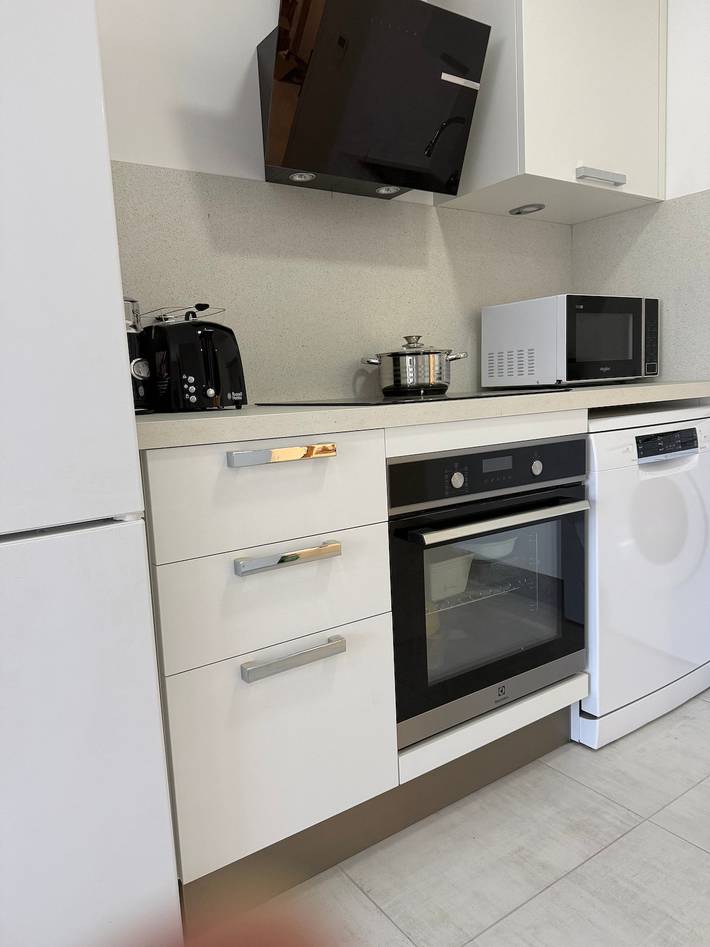 Apartamento entero, Apartamento cerca de la playa con vistas al mar, Wi-Fi y aire acondicionado in San-Nicolao, Región de Corte