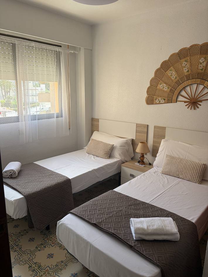 Gîte pour 6 personnes, avec piscine et terrasse à Playa de Gandía - 4