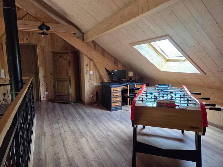 Location de vacances pour 2 personnes, avec piscine et terrasse ainsi que vue et jardin à Éternoz - 4