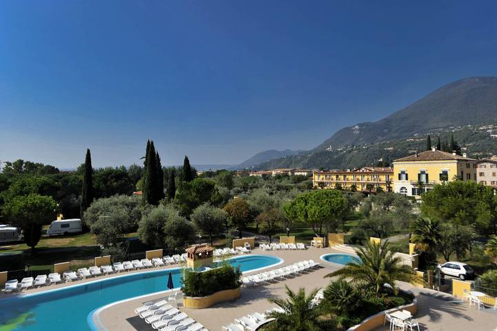 Bungalow für 4 Personen, mit Pool und Seeblick in Toscolano-Maderno