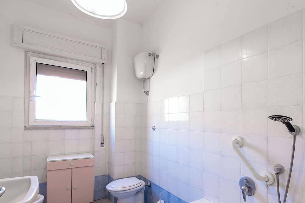 Ganze Wohnung, You are 100 meters from the sea! in Ladispoli, Rom Provinz