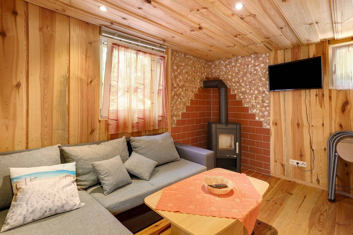 Bungalow '19 - Finnhütte' mit privater Terrasse und gemeinsamem Garten in Niesky, Oberlausitz-Niederschlesien