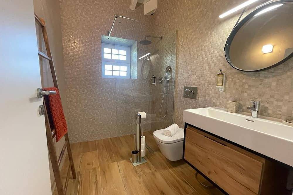 Beautiful 2 Bedroom Ocean Front Stone House In São Jorge,  Azores (Belo Canto) in São Jorge