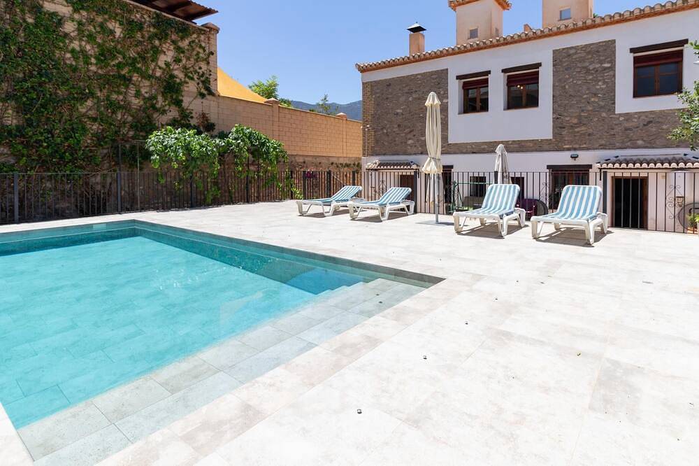 Complejo de 2 casas rurales con piscina, in Melegís, El Valle