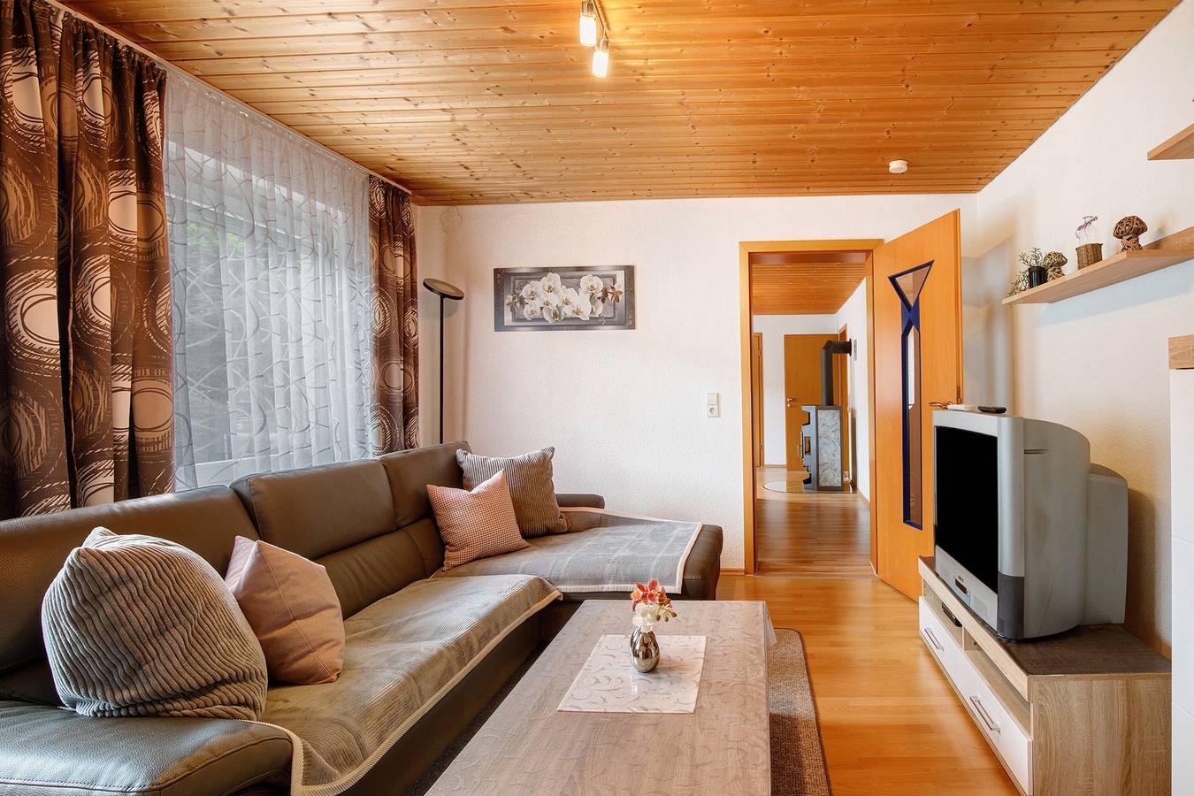 Ganze Wohnung, Ferienwohnung 'Annette' mit gemeinsamer Terrasse und Wlan in Gomadingen, Neckar-Alb