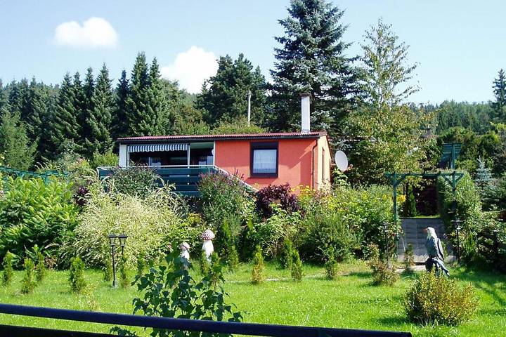 Ferienhaus für 2 Personen, mit Balkon und Terrasse sowie Garten und Ausblick