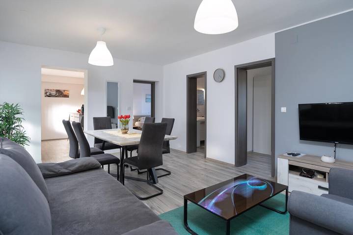 Villa pour 8 personnes, avec Terrasse et Jardin ainsi que Piscine et Vue dans Vir