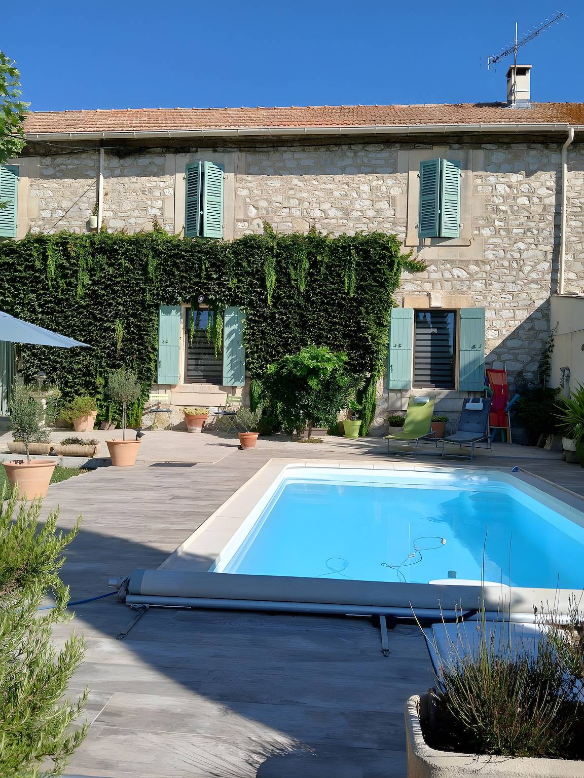 Bed & Breakfast 'Aux Portes Des Alpilles' mit Gemeinschaftspool, Wlan und Klimaanlage in Saint-Martin-de-Crau, Mittelmeerküste (Frankreich)