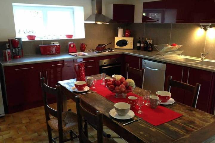Gîte pour 6 personnes, avec jardin et piscine à Larroque - 4