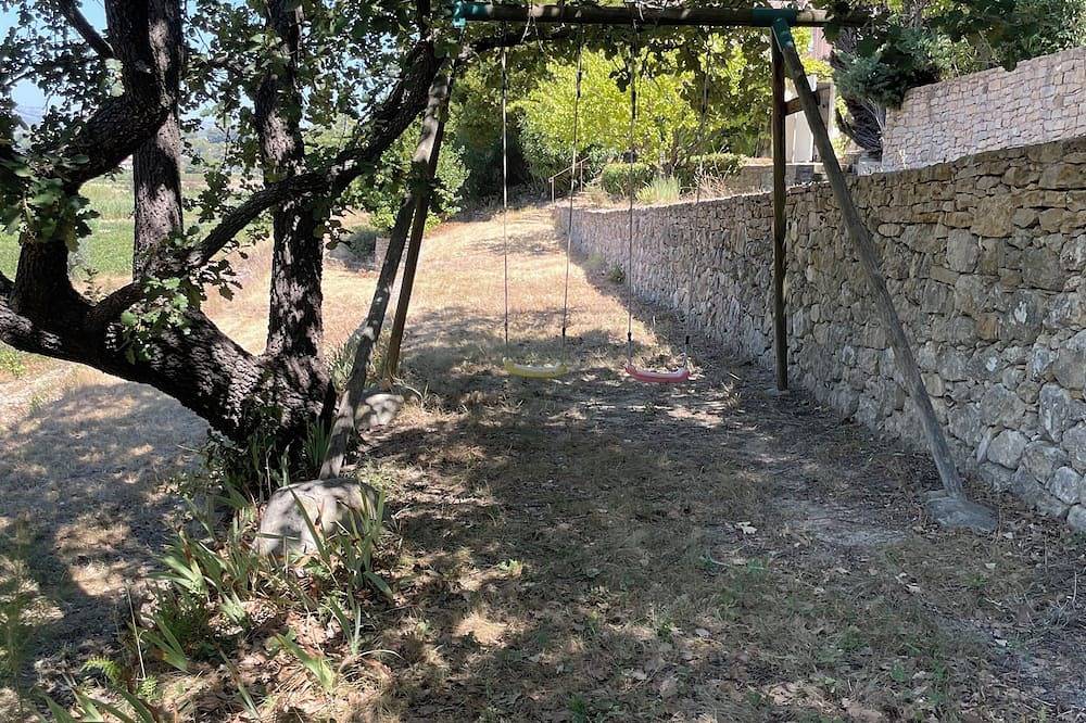 Maison de Famille Entre Pinède et Vignes à 15mn de la Plage in Le Castellet, Toulon region