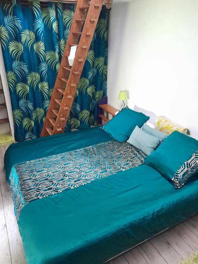 Gîte pour 3 personnes, avec jardin ainsi que vue et terrasse dans Richarville