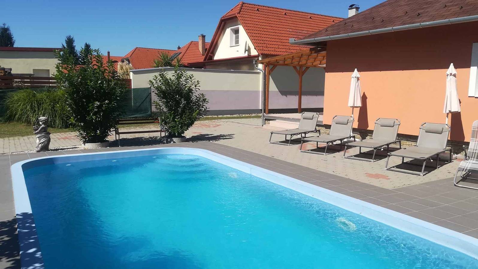 Ferienhaus mit Pool und Internet  in Balatonszentgyörgy, Plattensee Südufer