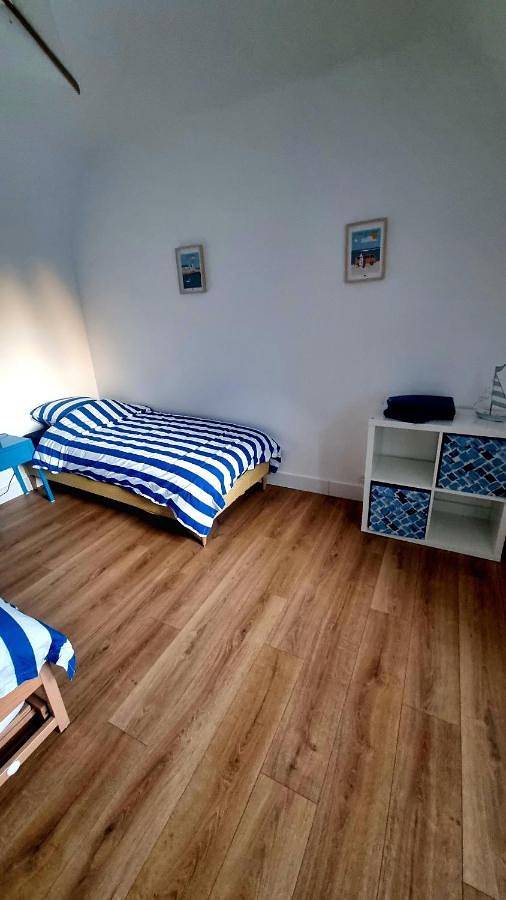 Location de vacances pour 5 personnes, avec terrasse ainsi que jardin et vue à Saint-Jean-Trolimon - 3