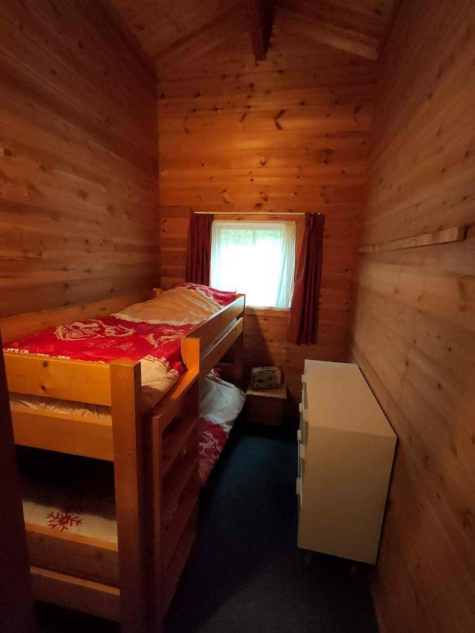 Gîte pour 6 personnes, avec terrasse ainsi que jardin et piscine à Mauroux - 4