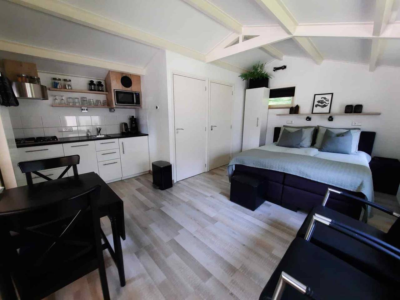 Entire studio, Beautiful and stylishly furnished 2-person studio in Zoutelande in Zoutelande, Walcheren