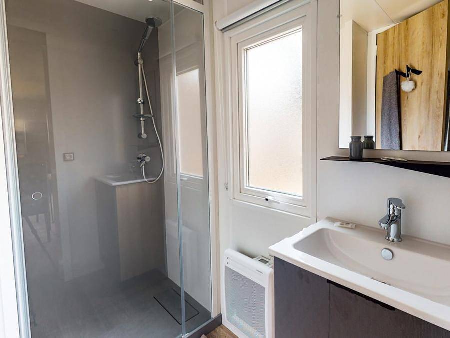 Camping Siblu Les Dunes De Contis - Funpass inclus - Mobilheim 6 personen - Essentiel 2Sch 6P Signature Clim in Saint-Julien-en-Born, Côte d’Argent