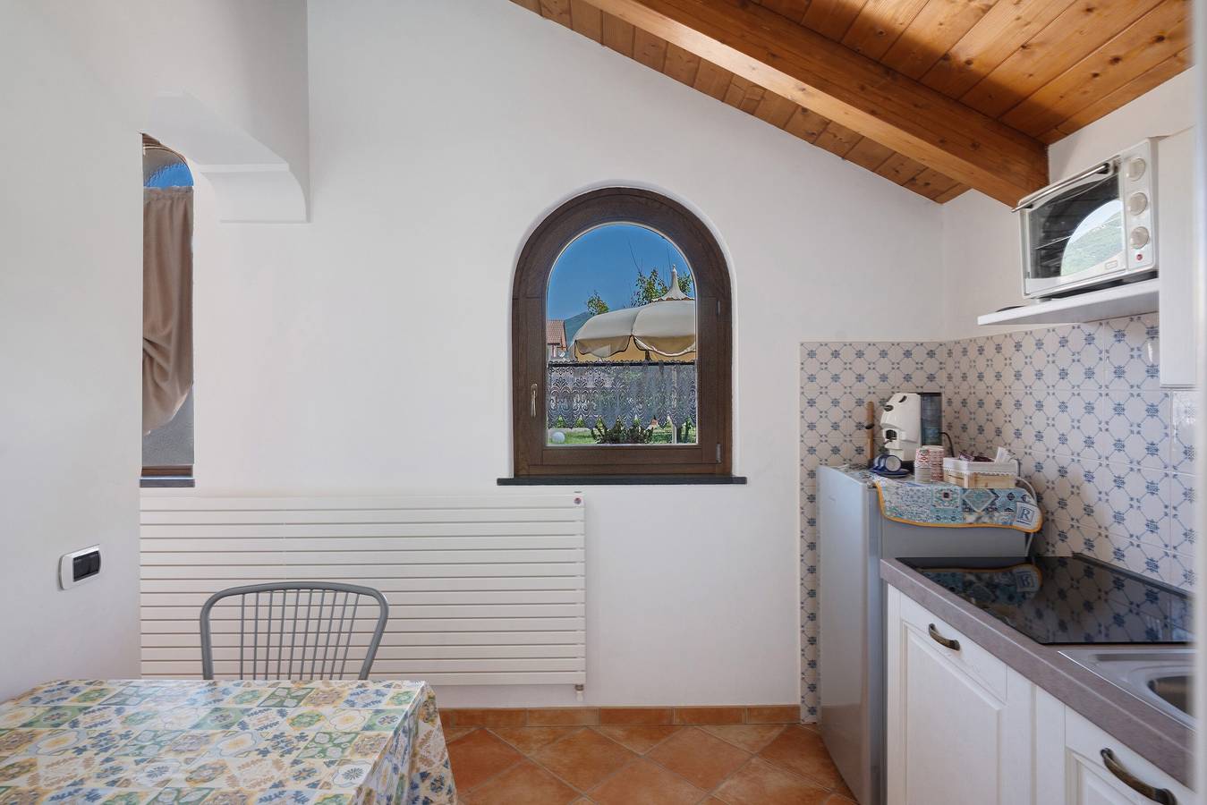 Ganze Wohnung, Ferienwohnung 'Delizioso Chalet Con Ampio Giardino' mit Bergblick, Wi-Fi und Klimaanlage in Pianillo, Agerola
