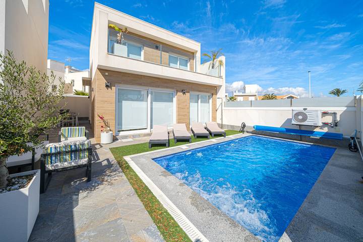 Chalet para 8 personas, con jacuzzi además de terraza y jardín en Provincia de Murcia - 4