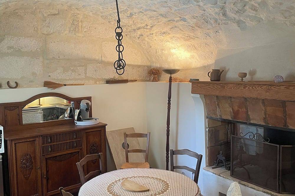 Apartamento entero, Adorable 2-bedroom apartment in wonderful Théziers perfect for relaxing in Théziers, Region de Nimes