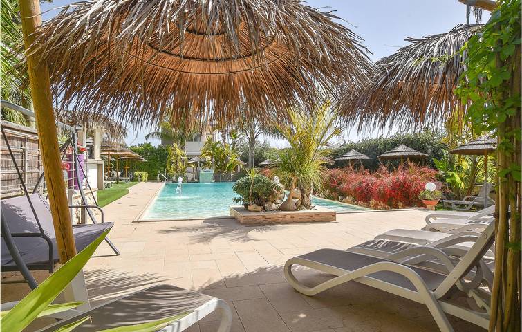 Ferienhaus für 4 Personen, mit Terrasse und Pool sowie Sauna