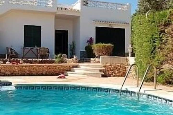 Villa voor 6 personen, met tuin en balkon in Cala Galdana