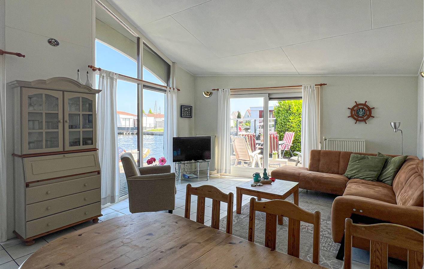 Ferienhaus für 4 Personen mit Ausblick in Lemmer, Ijsselmeer