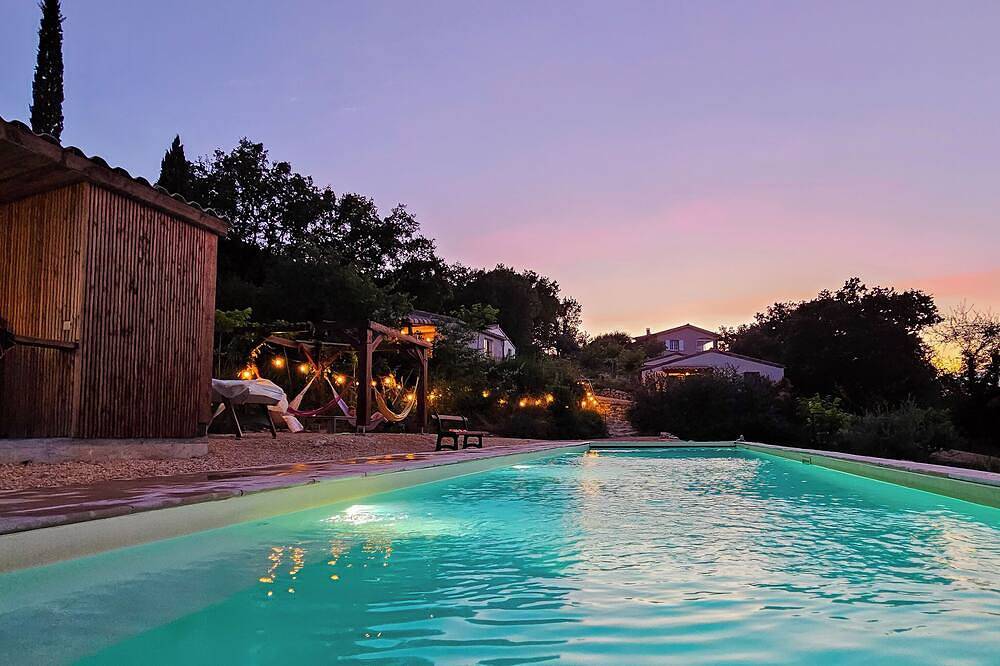 Domaine au sud Ardeche avec 4 gites independant, grande piscine, poolbar, in Banne, Parc national des Cévennes