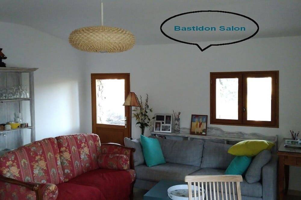 Bastidon Domaine L'helion 4 Personnes_piscine 12mx6m au sel in Taradeau, Draguignan Region