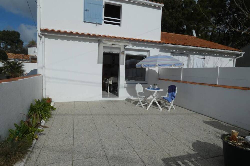 Holiday home in Fromentine near beach, sought-after area, terrace, parking in Fromentine, La Barre-de-Monts