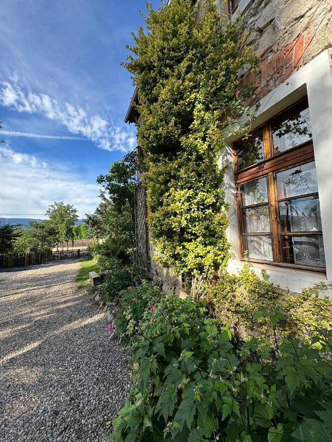 Apartament wakacyjny dla 4 osób, z widok i ogród, zwierzęta dozwolone w Mysłakowice