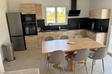 Gîte pour 6 personnes, avec terrasse dans Relanges