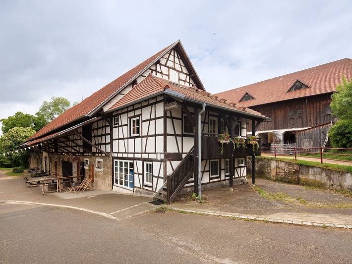 Ferienwohnung für 4 Personen, mit Balkon und Garten in Bad Urach