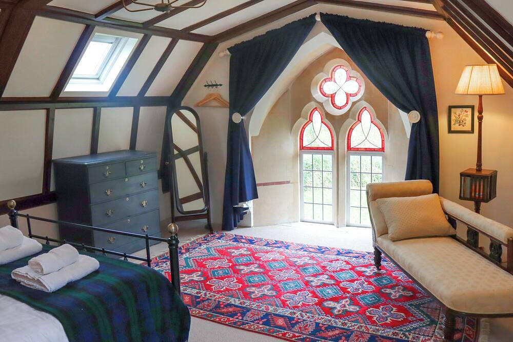 4 bedroom accommodation in Hilmarton, near Calne in Wiltshire