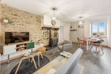 Gîte pour 4 personnes, avec terrasse et jardin à Saint-Père-Marc-en-Poulet